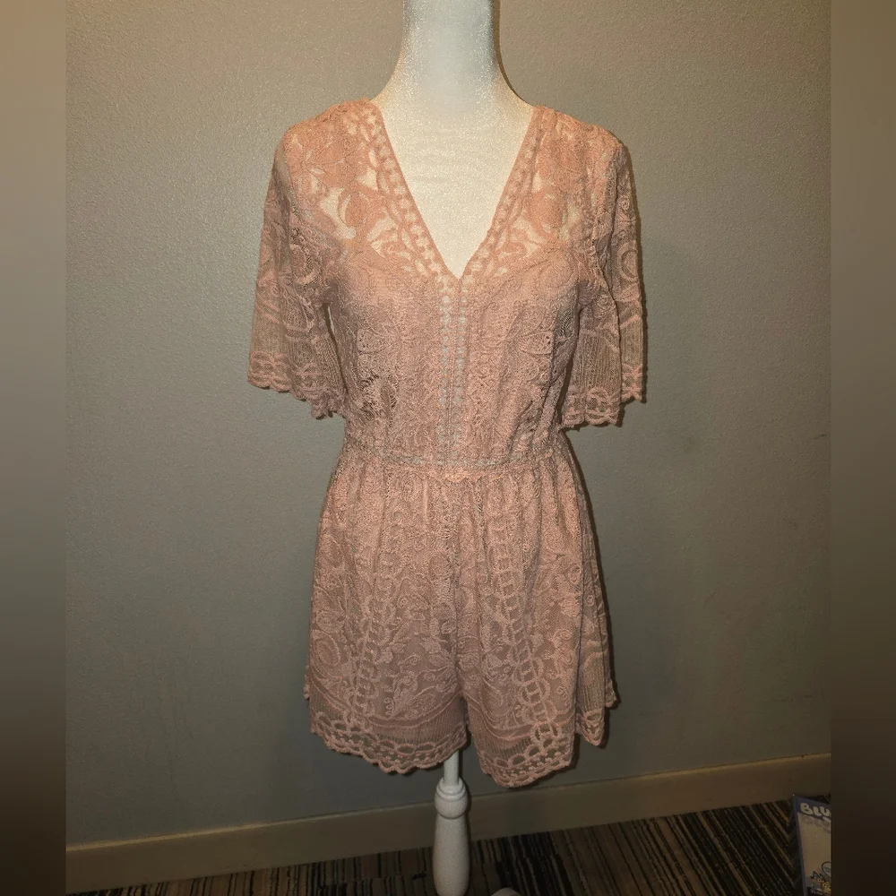 EUC Altar'd State Pink/Mauve/Dusty Rose Size Small Lace Boho Romper Cottagecore - Picture 1 of 6